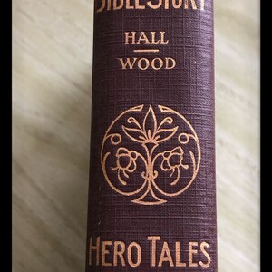 The Bible Story Hall - Wood  Hero Tales