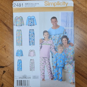Simplicity 2481 Family Pajama Pants Pattern. Sizes XS-L/ XS-XL Uncut, factory folded. Size A. Kids/Teens pants Xs-L Adults pants Xs-xL
