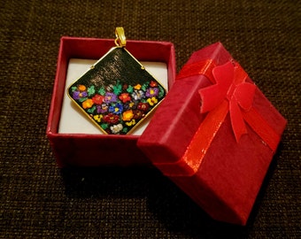 Joias de seda. Pingente de seda pintado à mão "Flores". Acessório exclusivo feito à mão.