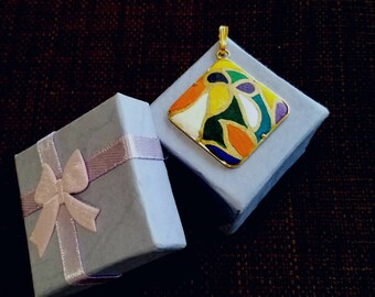 Joias de seda. Pingente de seda pintado à mão decorado pelo designer "Fantasy". Acessório exclusivo feito à mão.