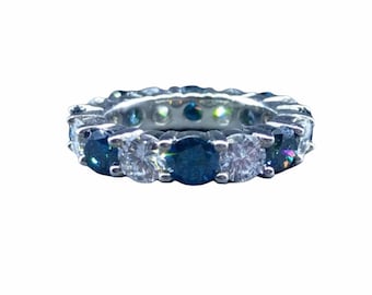 Anillo de diamantes azules y blancos - diamantes redondos - diamantes brillantes - anillo de eternidad - oro blanco de 14K - banda de la eternidad - banda de apilamiento