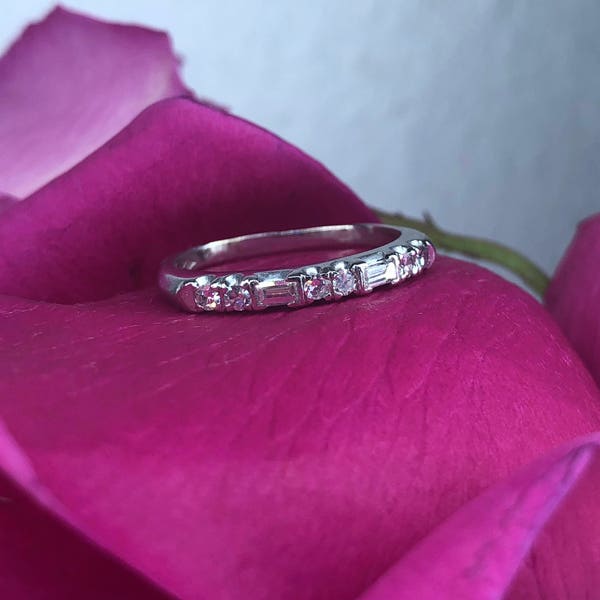 Vintage 1950s- Platinum Wedding Band - Baguette Diamonds - Antique Round Diamonds - Vintage Wedding Band - Size 5