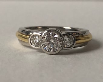 Diamond Three Stone - Two Tone - Gold and Platinum Ring - Platinum Ring - Bezel Three Stone - 18K Yellow Gold - Cartier Style - Ronde Steen