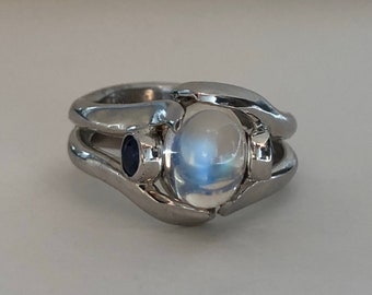 THE CRYSTAL BALL - Moonstone Cabochon  - Sapphire Bezels - Split Shank - White Gold Ring - Crystal Ball Ring - Iridescent Stone