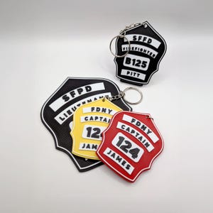 Portachiavi identificativo da pompiere, regalo per pompiere, portachiavi personalizzato con elmetto e visiera, ufficiale dei vigili del fuoco, sottobicchieri, futuro pompiere, moglie di un pompiere