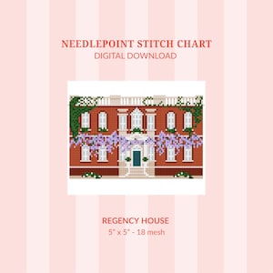 Op de afbeelding: Digitale download van een kruissteekpatroon met een Regency House-ontwerp. De afbeelding toont een rood bakstenen gebouw met witte pilaren en ramen, versierd met paarse wisteria en groene wijnranken. De kaart meet 12.7cm x 12.7cm en heeft een maaswijdte van 18.