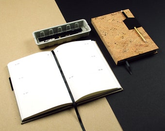 minimalistyczny kalendarz książkowy 2024, planer, lniana oprawa, papier recyklingowy, wykropkowane kalendarium, A5