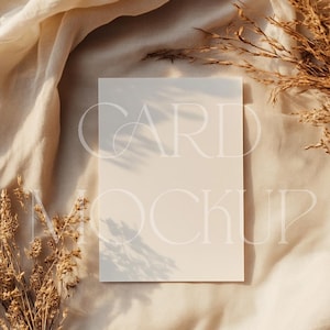 Cartão Mockup Moderno Minimalista Flat Lay Cartão Mockup 5x7 Cartão Convite de Casamento Estacionário Convite Cartão Mockup PSD JPG Download Digital