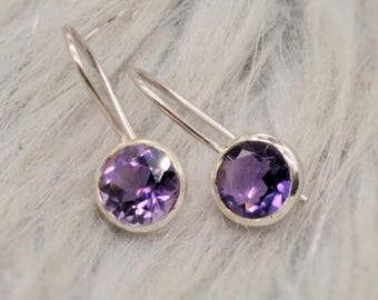 Lila Amethyst Ohrringe: Silber, Tropfen, Februar Geburtsstein
