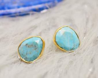 Puces d'oreilles bleu turquoise : argent sterling plaqué or, pierre de naissance décembre