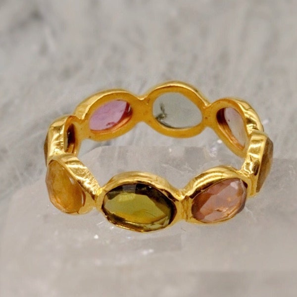 Bague tourmaline, superposition de bagues en or, bague avec pierres précieuses brutes, bijoux tourmaline verte et rose, cadeau pour elle, bagues pour femme, pierre de naissance d'octobre