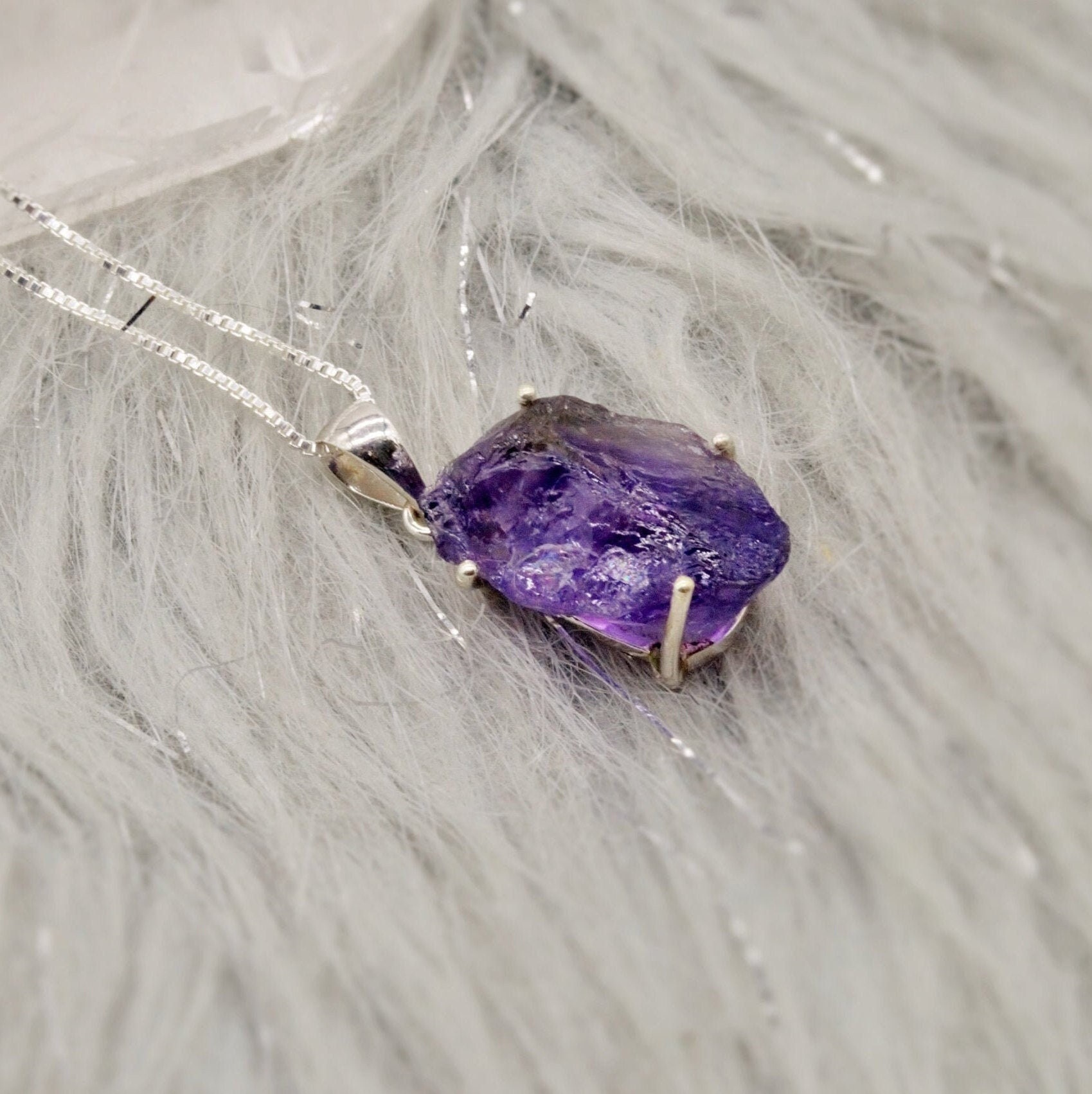 Raw amethyst pendant deals