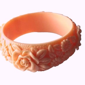 Antique Vintage Art Deco 1920s 1930s Chunky Carved Molded Celluloid Bangle Pale Peach