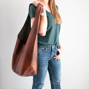 COGNAC Brown BOHO Bag, Sac Hobo femme, Sac HIPPIE oversize, Sac Hippie en cuir, Sac Slouchy Boho Hobo, Hobo à lépaule, Style Hippie image 4