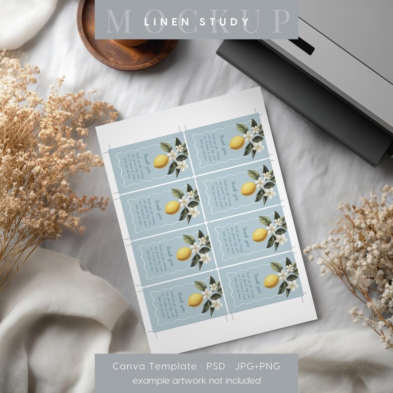 Puede incluir: Una hoja de etiquetas azul claro con un dise&ntilde;o de lim&oacute;n y flores. Cada etiqueta tiene una ilustraci&oacute;n de lim&oacute;n y las palabras "Thank you". La imagen incluye el texto "Canva Template PSD JPG+PNG example artwork not included".