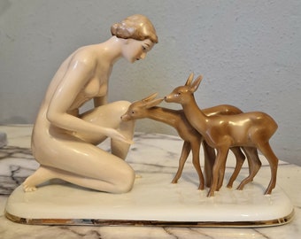 Rarität, große Art Deco Keramik Figur nackte Frau mit Rehen, Bambi, Art Deco Frau aus Porzellan, vintage