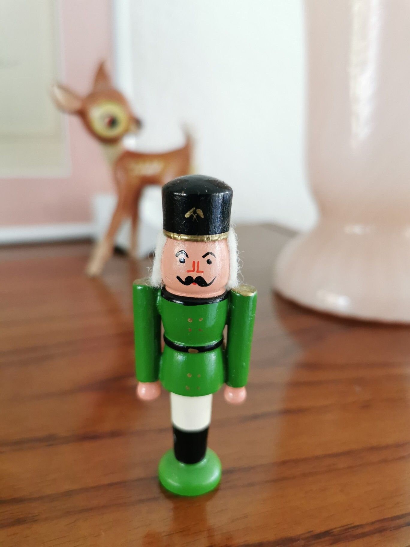 東ドイツ製 エルツ山地 アンティーク伝統的木製くるみ割り人形 28cm