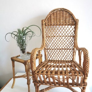 Children&#39;s rattan chair 1970 true vintage, Boho style wicker chair for children 1970, high-back toddler chair made of wickerwork