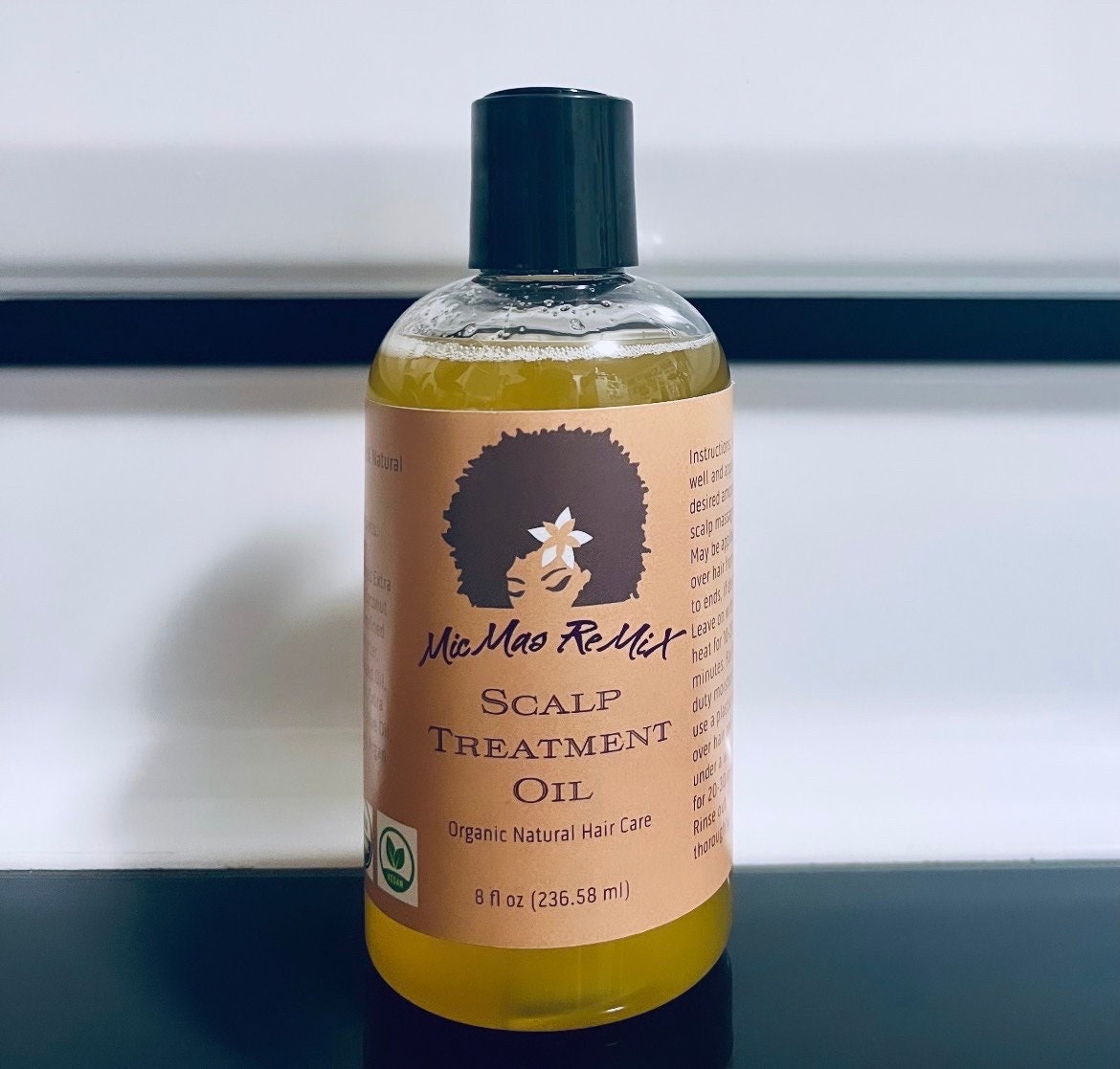 SCALP TREATMENT Oil/Butter mix with protein encourages hair growth by helping to achieve a healthy scalp, relieve dandruff and nourish hair. SCALP TREATMENT Oil/Butter mix with protein encourages hair growth by helping to achieve a healthy scalp, relieve dandruff and nourish hair.