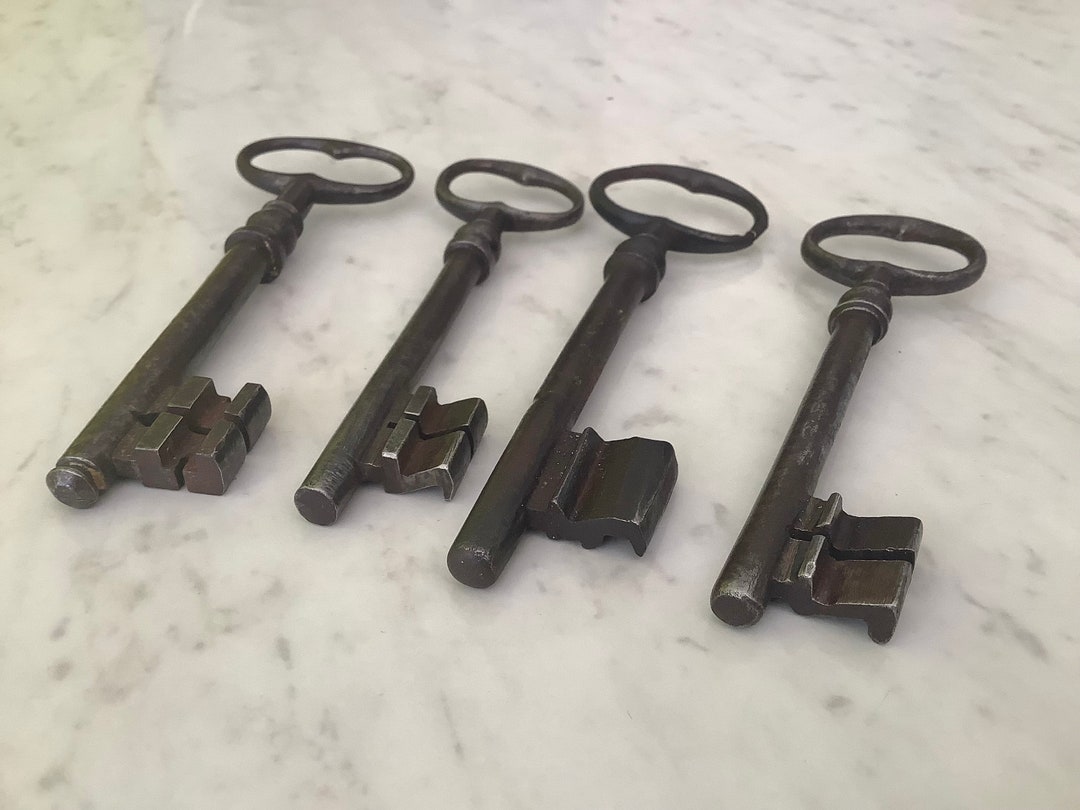 ANTIQUE CAST Iron KEYS Original French Skeleton Keys Etsy