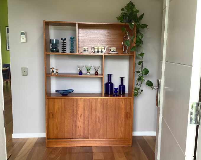 Vintage MID CENTURY TEAK / Shelves / Display 1970s Macrob