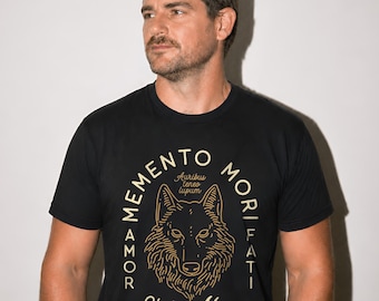 Auribus Teneo Lupum Memento Mori Amor Fati Wolf graphic uniseks T-shirt