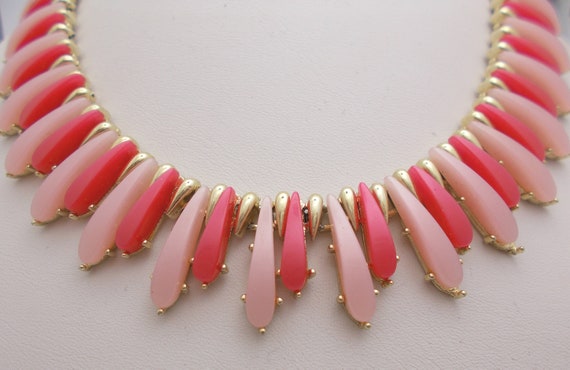 Vintage Coro Necklace Pink Thermoset Plastic - 16… - image 2