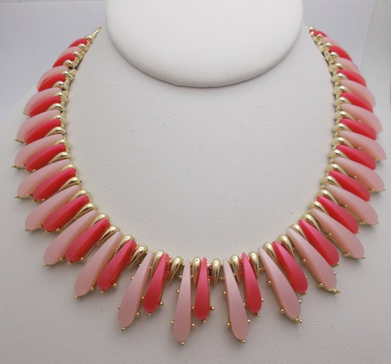 Vintage Coro Necklace Pink Thermoset Plastic - 16… - image 4
