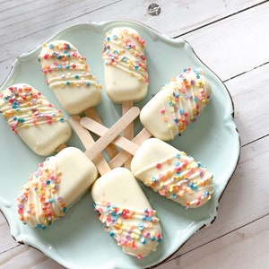 Moana Themed Cakepops Etsy Moana Themed Cakepops Etsy
