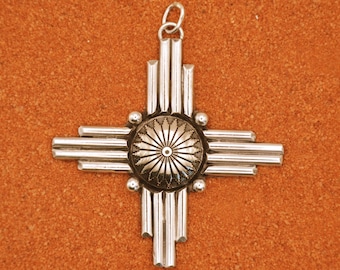 Colgante Zia nativo americano, plata de ley 925, hecho a mano, concho, sol, joyería nativa americana, regalo, estilo Navajo