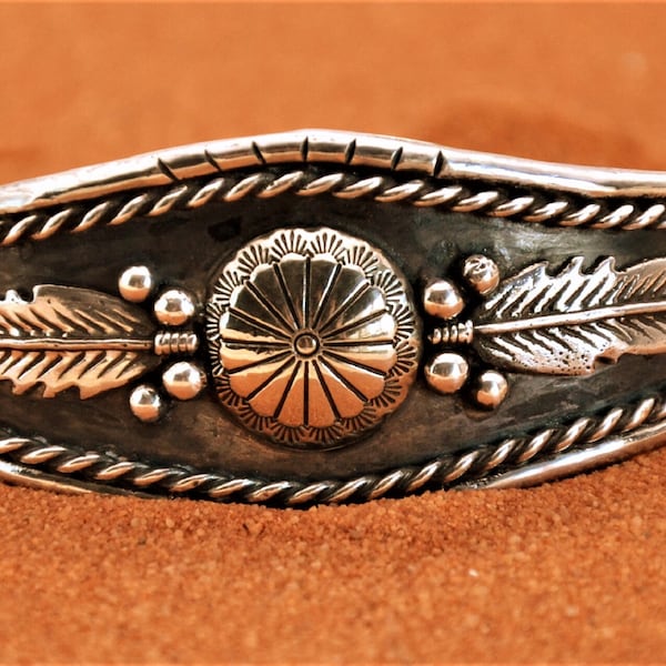 Bracelet amérindien-fait main-argent 925/1000-concho et plumes-idée cadeau-bijou navajo-homme et femme-bracelet manchette