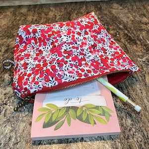 Rote Wiltshire Berries Mäppchen, Liberty of London Schminktasche, Reisetasche, Tana Lawn Kosmetiktasche, Kulturtasche, Federmäppchen
