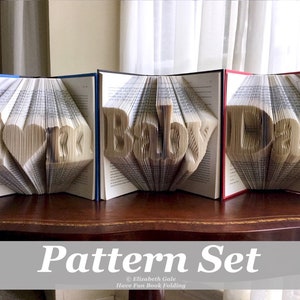 Mom oder Mum mit Herz, Baby, & Papa Buch Falten 3-Muster-Set. 3 PDF-Häkel zum Preis von 2. Inklusive How-To-Anleitung mit 3 kostenlosen Häkelanleitungen.