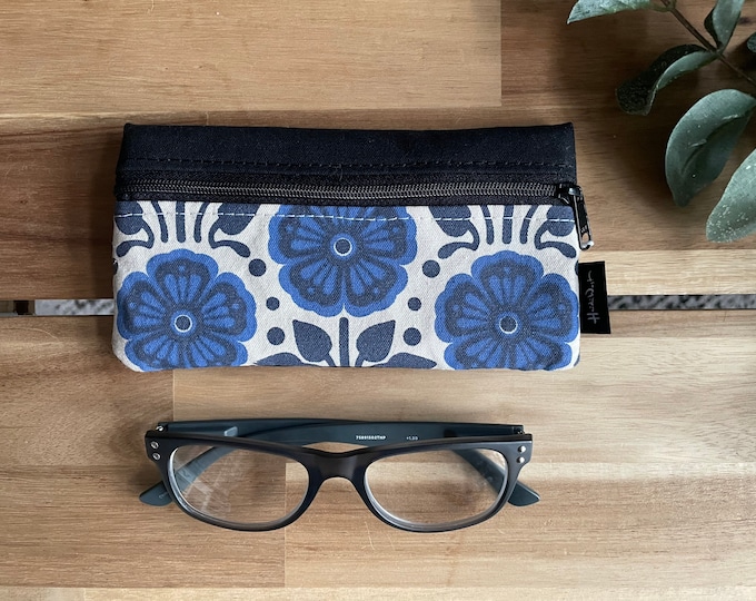 February Violets Pattern Eyeglass Case - Eyeglass Holder - Screen Printed - Glasses Case