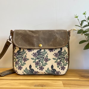 Petit sac messager en toile cirée Garden Snakes - Cartable - Sac en toile à rabat - Bandoulière - Tissu sérigraphié