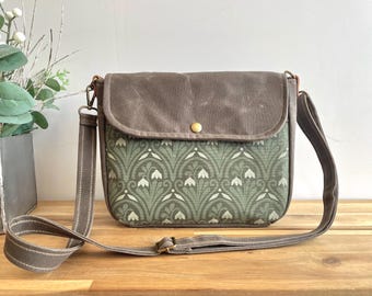 Floral Waxed Canvas Messenger Bag: Snowdrops