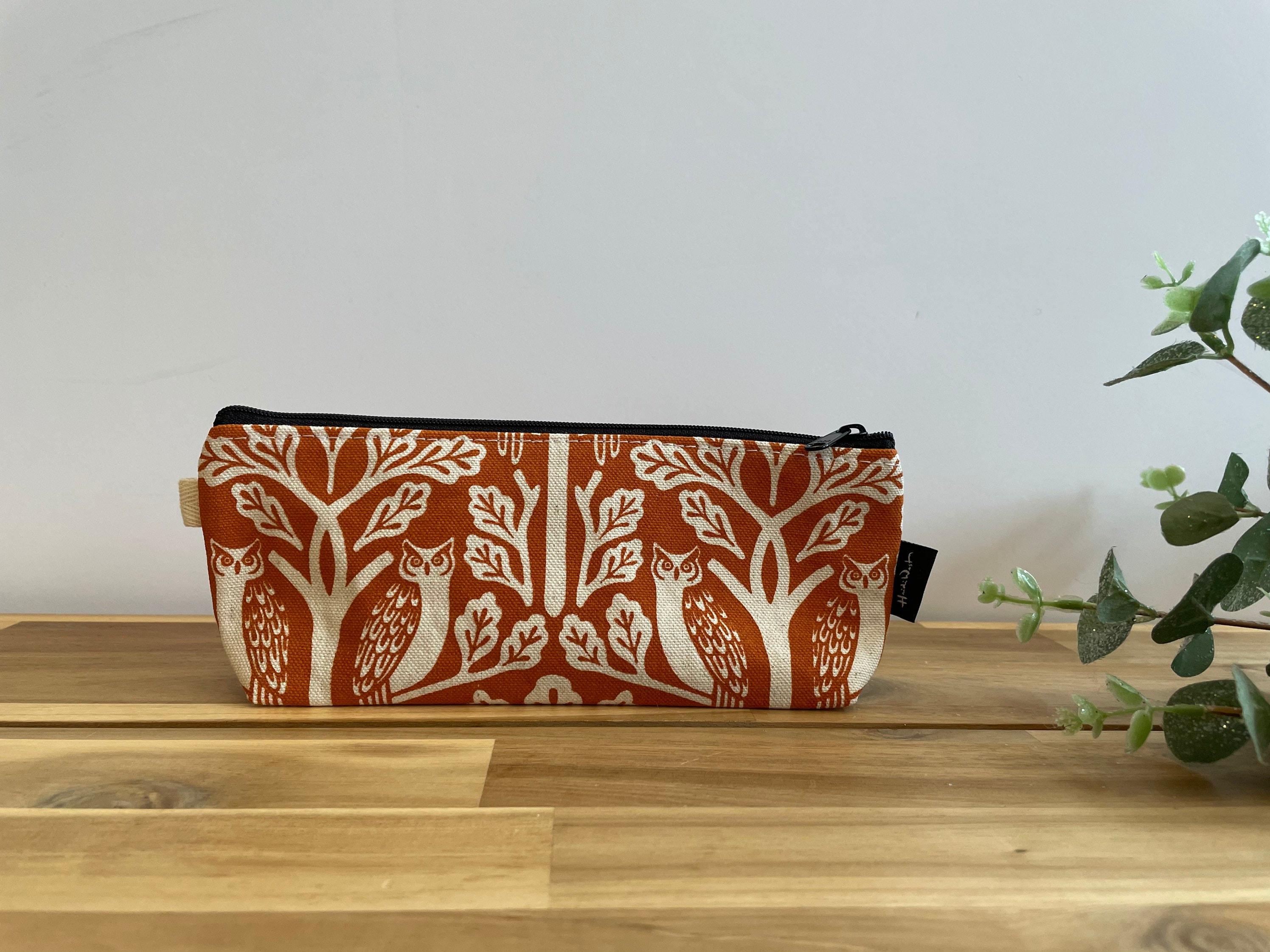 How About Orange: DIY zippered pouch with gusset