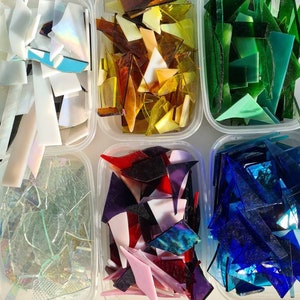 600 g (0,6 kg) environ de petits morceaux de verre colorés | art de la mosaïque | verre à calcin
