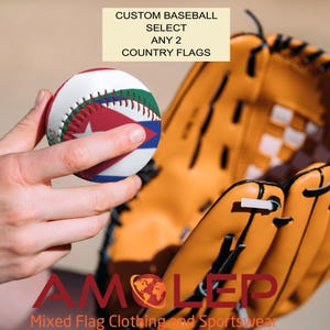 Könnte beinhalten: Ein Baseball mit der kubanischen Flagge darauf, gehalten in einer Hand mit einem Baseballhandschuh im Hintergrund. Der Text "CUSTOM BASEBALL SELECT ANY 2 COUNTRY FLAGS" ist oben im Bild zu sehen. Der Text "AMOLEP Mixed Flag Clothing and Sportswear" ist unten im Bild zu sehen.