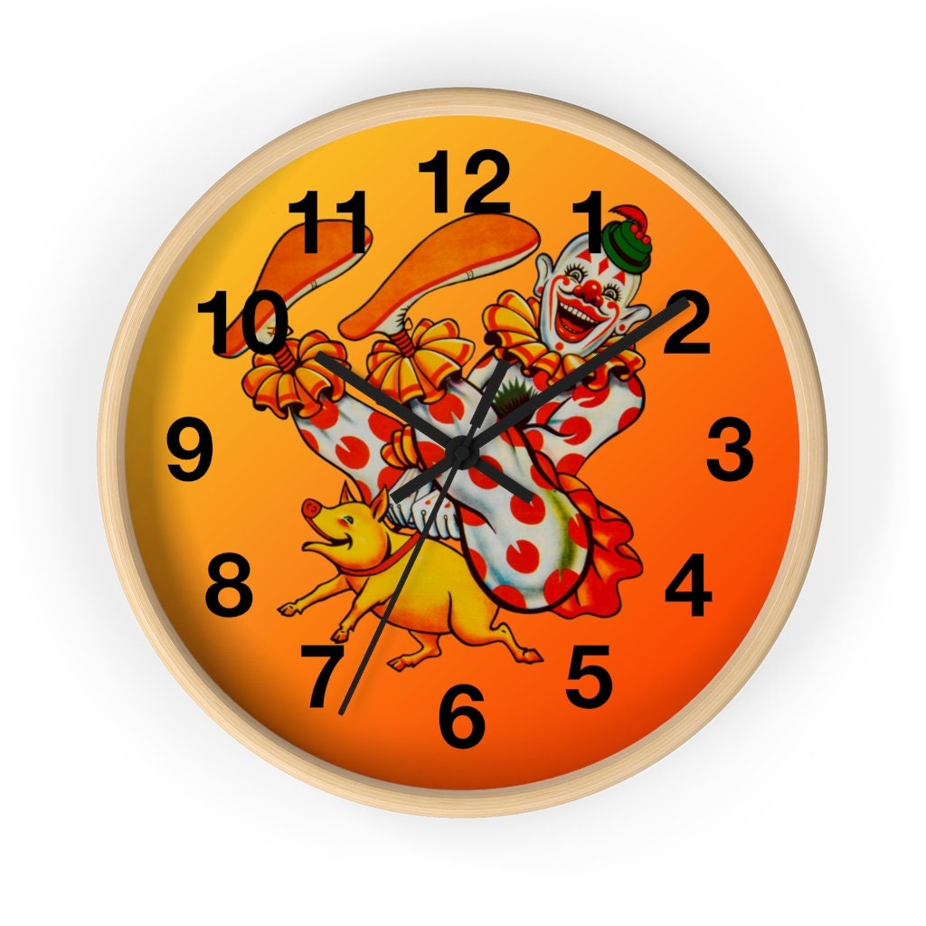 Grande Horloge Murale Ronde Imprimé Amusante d'un Clown Riant Chevauche Un Porcelet Pour Les Enfants