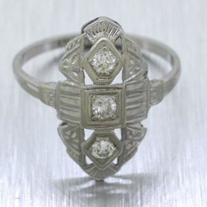 Antique Art Deco 18k White Gold 0.20ctw Diamond Filigree Cocktail Ring