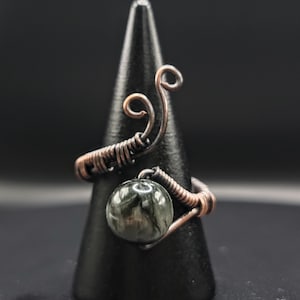 Cat&#39;s Eye Quartz Crystal Bare Copper Ring | Adjustable Size 8