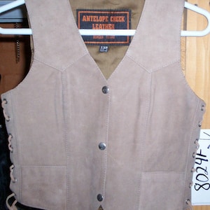 WOMAN VEST