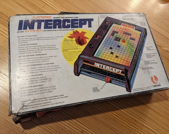Intercept - Un juego electrónico junto al lago