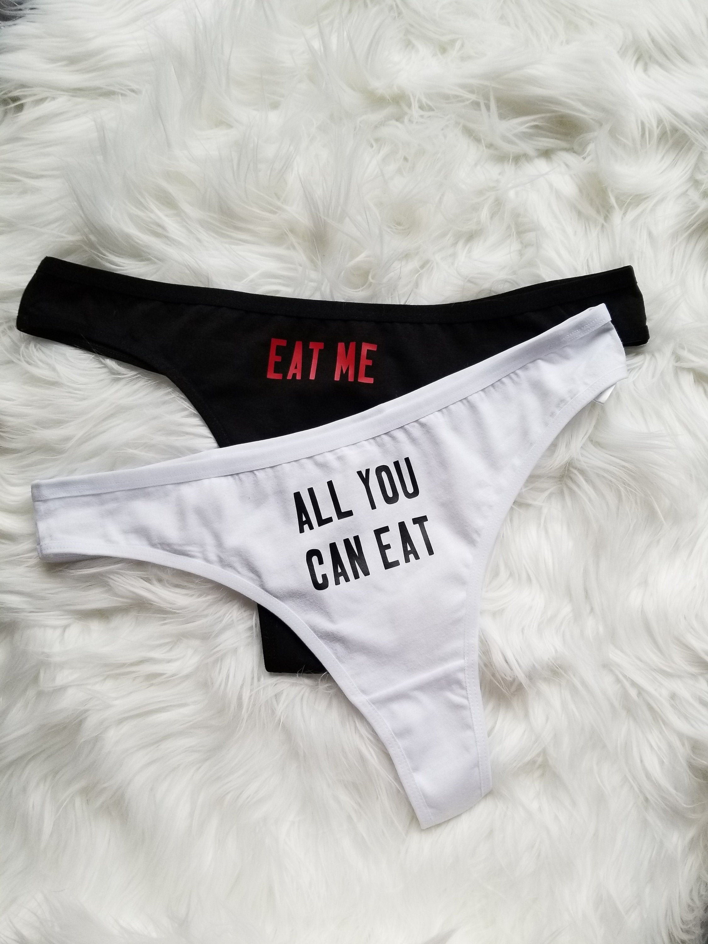 Perizoma Eat Me/All You Can Eat, regalo divertente per lei, gioco di  mutandine da addio al nubilato, mutandine birichine, secondo anniversario  di cotone, UN PAIO - Etsy Italia