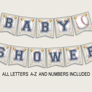 Puede incluir: Una pancarta decorativa que dice "BABY SHOWER" en letras azul marino sobre banderines con temática de béisbol. Cada banderín presenta una pelota de béisbol y un bate de béisbol. La pancarta está sobre un fondo crema con rayas verticales. El texto "ALL LETTERS A-Z AND NUMBERS INCLUDED" está debajo.
