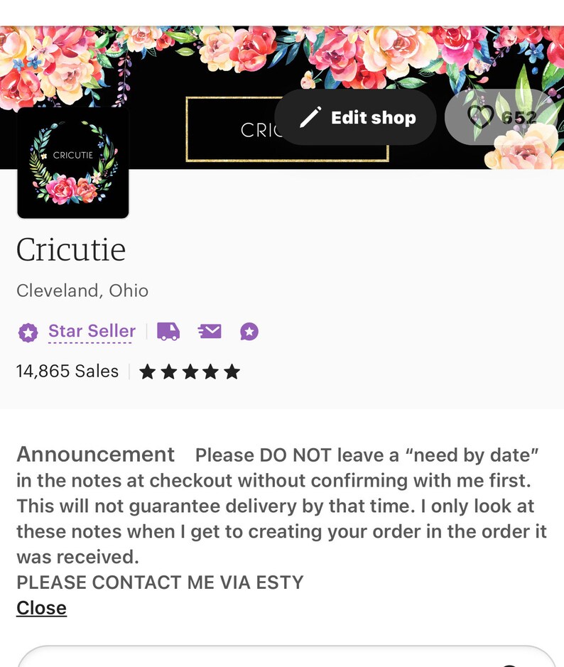 Peut inclure: Banni&egrave;re de boutique Etsy Cricutie avec un motif floral en rose, jaune et bleu. La banni&egrave;re a un fond noir avec un cadre dor&eacute;. Le texte "Cricutie" est en blanc et le texte "Modifier la boutique" est en blanc avec une ic&ocirc;ne de crayon. La banni&egrave;re a &eacute;galement une ic&ocirc;ne de c&oelig;ur avec le nombre 652. Le texte "Star Seller" est en violet avec une ic&ocirc;ne d'&eacute;toile. Le texte "14,865 Ventes" est en noir. Le texte "Annonce Veuillez NE PAS laisser de "besoin pour la date" dans les notes lors du paiement sans me confirmer au pr&eacute;alable. Cela ne garantira pas la livraison &agrave; cette date. Je ne regarde ces notes que lorsque je cr&eacute;e votre commande dans l'ordre o&ugrave; elle a &eacute;t&eacute; re&ccedil;ue. VEUILLEZ ME CONTACTER VIA ESTY Fermer" est en noir.