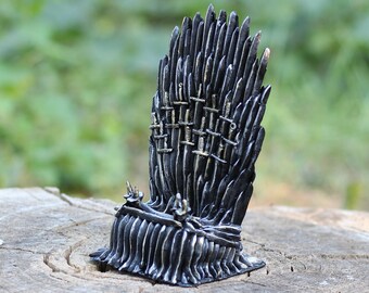 Father's day gift mens docking station Game of Thrones personalized gift iPhone stand Mens gift best friend gift Gift for dad gift for men