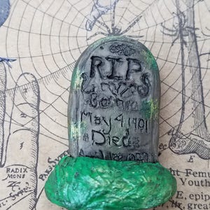 RIP Tombstone Cemetery Magnet - Halloween - Gothic Magnets