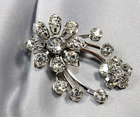 Amazing Movable Floral Swag Rhinestone Brooch, 19… - image 3